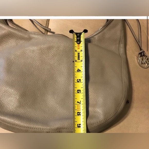 Michael Kors MK Hobo - Picture 7 of 9